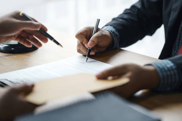 What Should Be in a Service Contract? Essential Terms Every Customer Should Check
