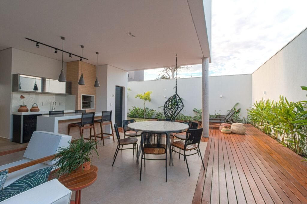 Outdoor Kitchen Ideas: 15 Stylish and Practical Ideas for UK Gardens